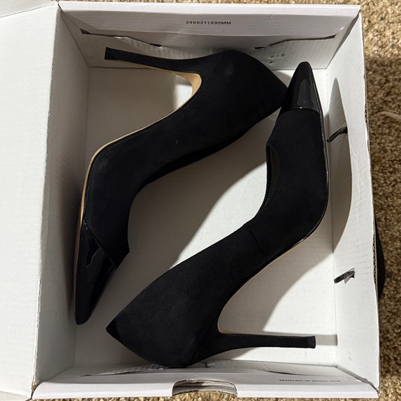 Aldo Elegant Black Pointed Heels - Picture 8 of 8